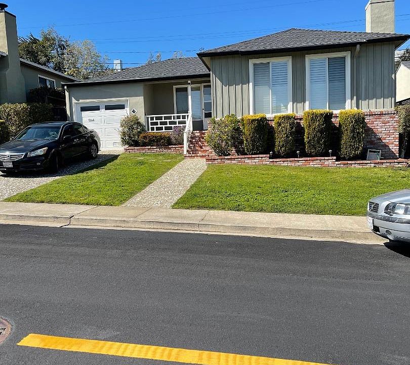 1st image of 414 Hazelwood Dr