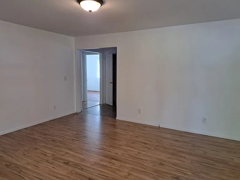 1899 Columbus Ave — Photo 4