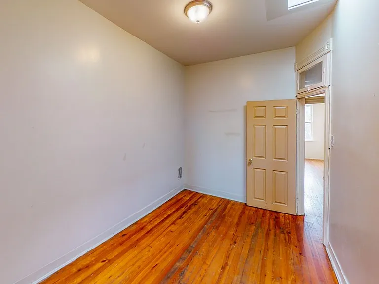 1625 Darley Ave — Photo 9