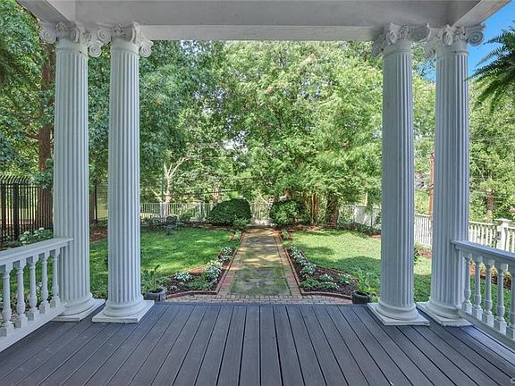 3rd image of 301 Jefferson S