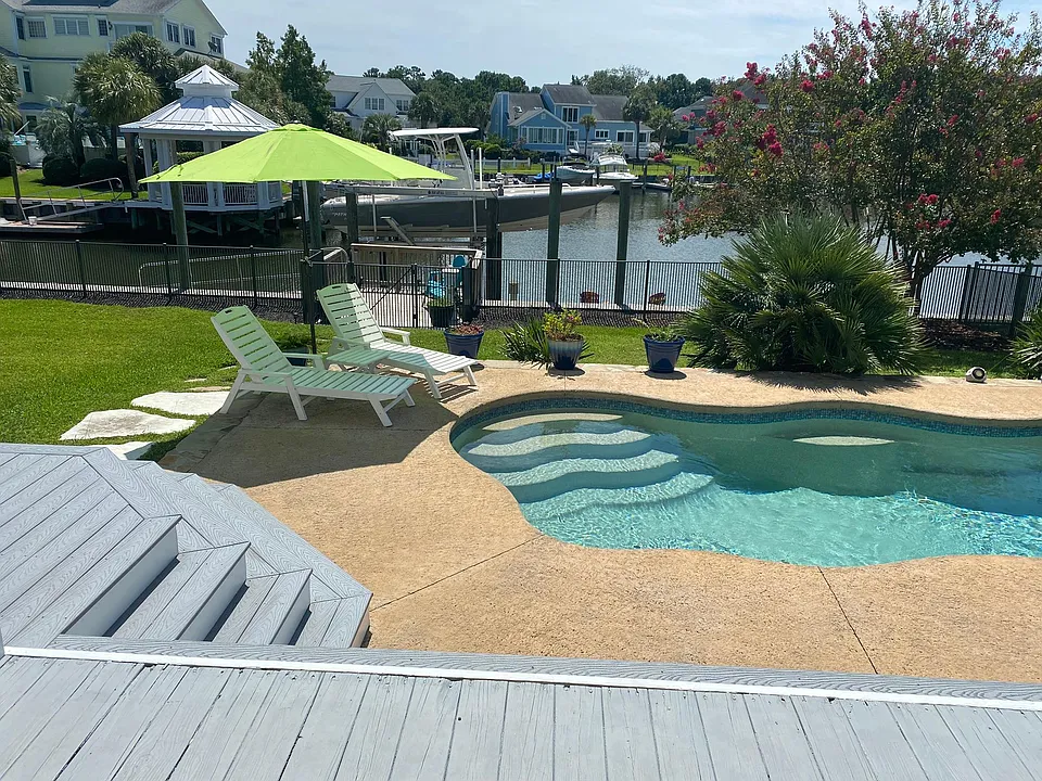 136 Inlet Point Dr