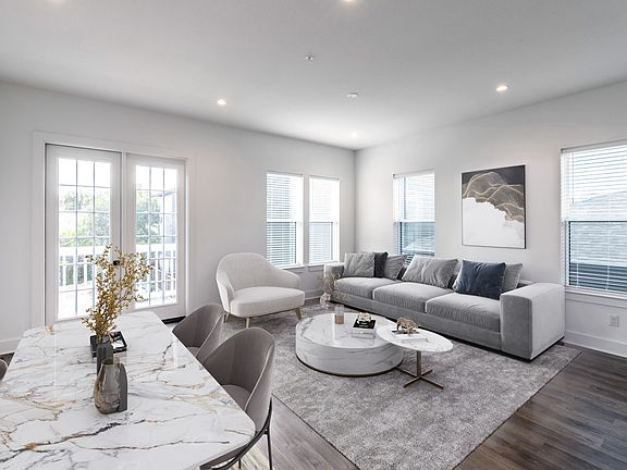 3rd image of 617 N Tyler St #201