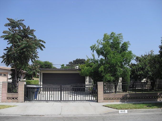 1st image of 402 N Siesta Ave