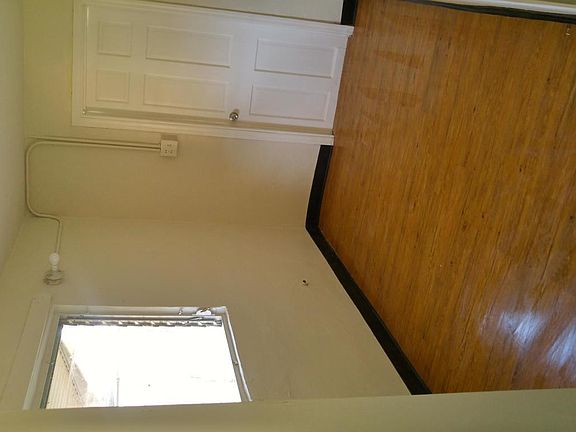4th image of 6322 Pine Dr APT B