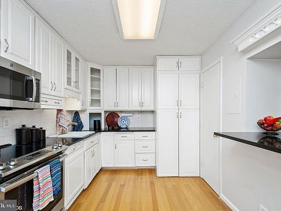 5th image of 5902 Mount Eagle Dr APT 609