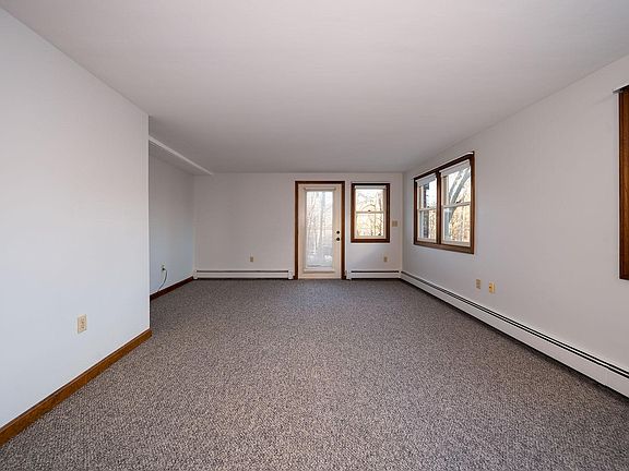 Living room / Dining area