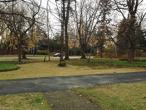2nd image of 11912 Lake Shore Blvd