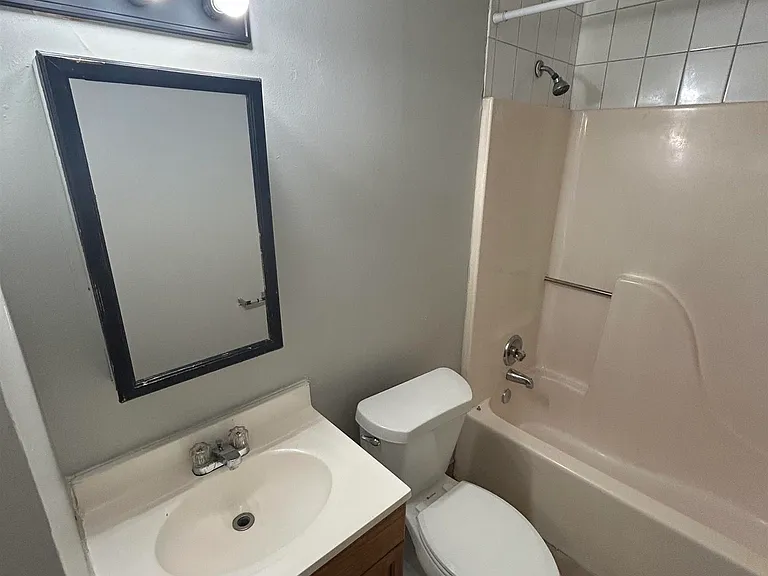 120 Michael Ave #B — Photo 6