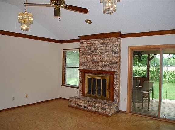3rd image of 324 Chambers Creek Dr S
