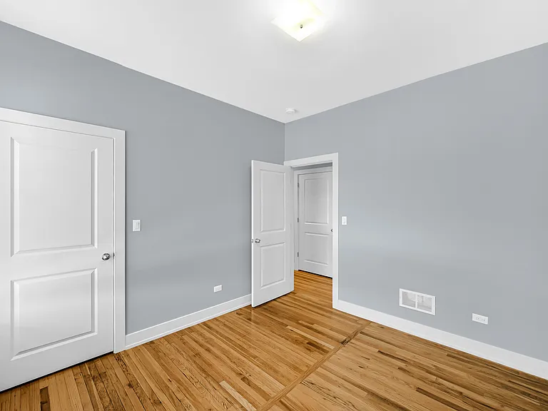 6022 S Eberhart Ave #2N — Photo 18