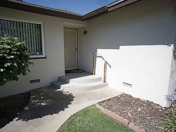 3rd image of 3522 E Simpson Ave