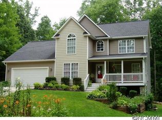 90 Old Spring Dr, Candler, NC 28715