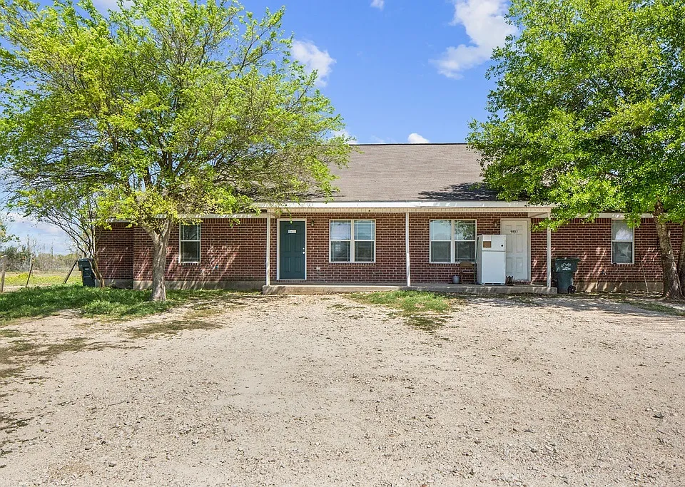 9803 Riskys Ranch Dr