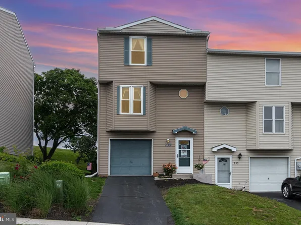 239 Chartwood Dr, Harrisburg, PA 17111