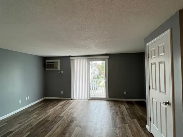 1475 Braley Rd APT 17, New Bedford, MA 02745