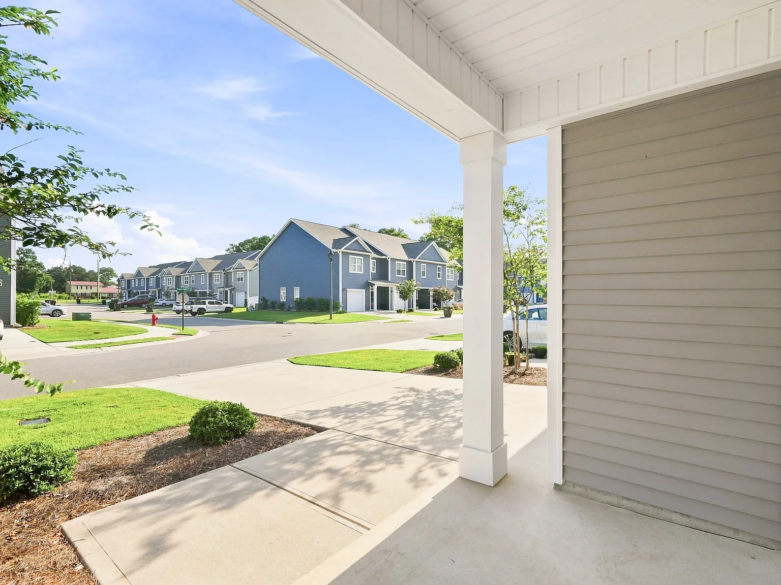 3 bed, 2.5 bath, 1990 sqft, $2,495 — Photo 4