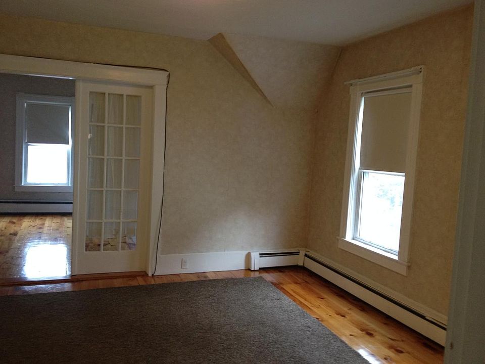 Big sunny rooms