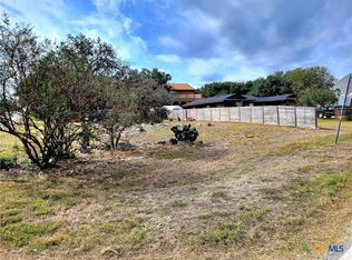 2566 Glenn Dr, Canyon Lake, TX 78133
