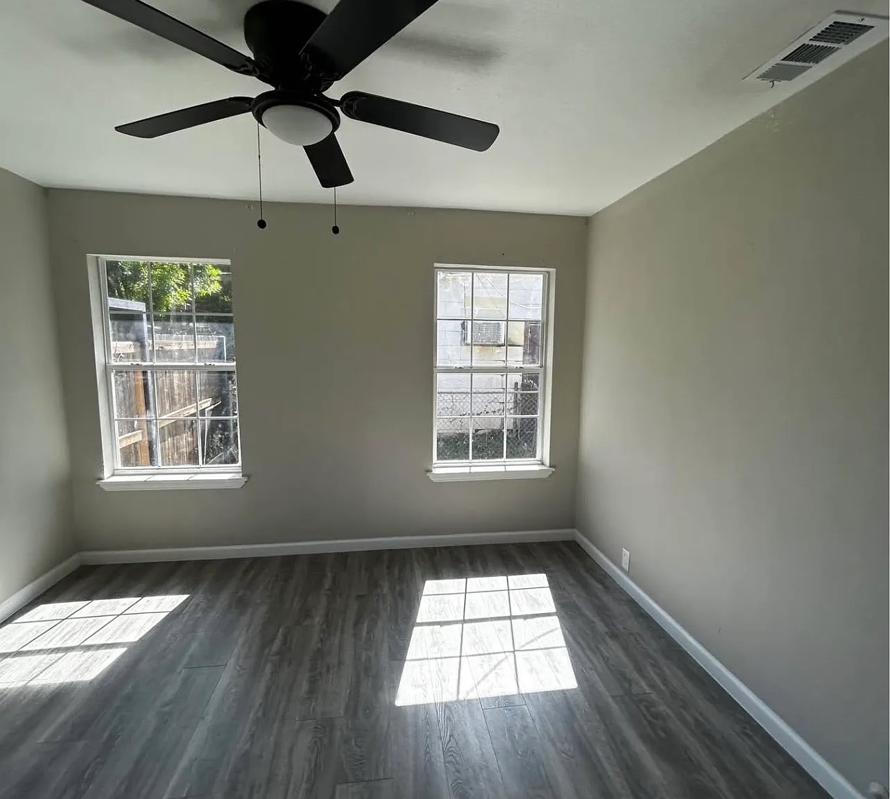 3 bed, 1328 sqft, $1,800 — Photo 2