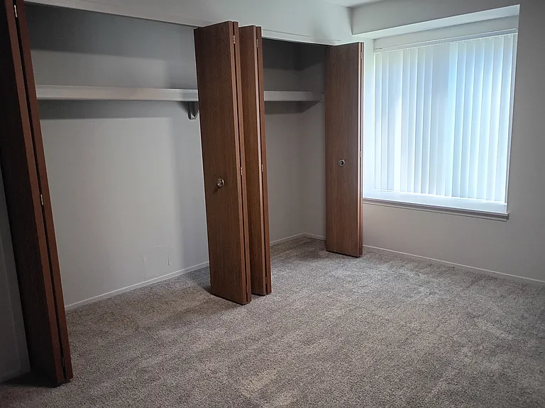 Prentiss Pointe Apartments — Photo 101