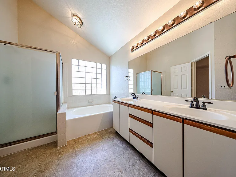 3305 E Wildwood Dr — Photo 25