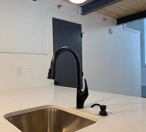 3rd image of 401 Rivermont Ave