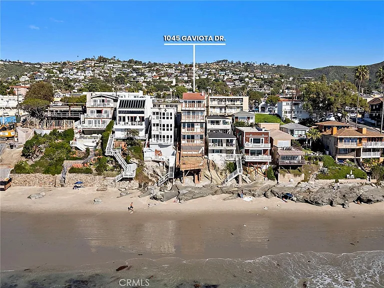 1045 Gaviota Dr #B — Photo 2