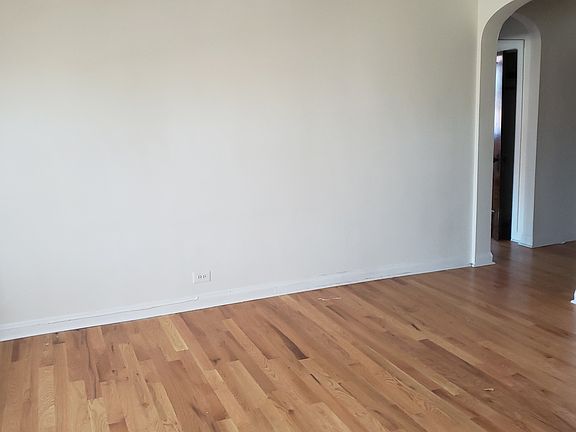 2nd image of 2507 W Winnemac Ave #6