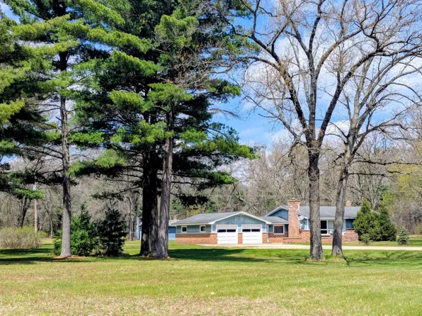 3771 S Walnut Ave, White Cloud, MI 49349