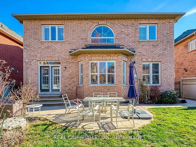 96 Spring Azure Cres — Photo 40
