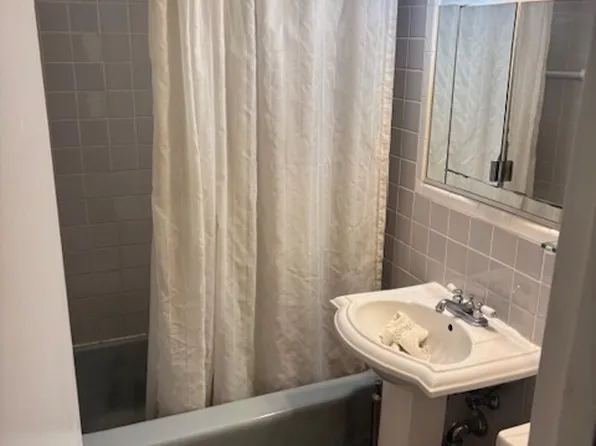 420 East 55th Street image 5 of 8