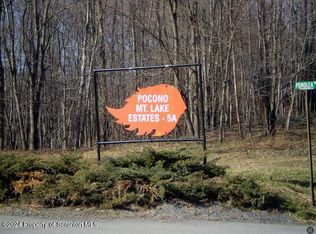 30 Spring Rd, Bushkill, PA 18324