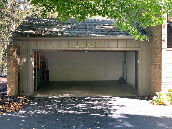 3rd image of 5270 Coppertree Ln