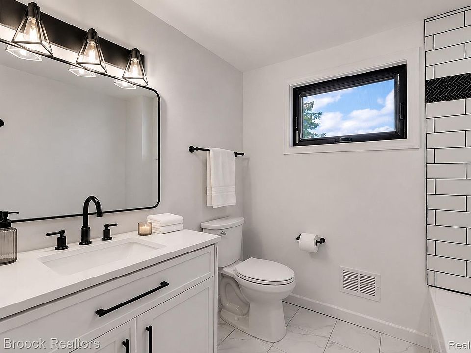 7244 Lahser Rd, photo 15