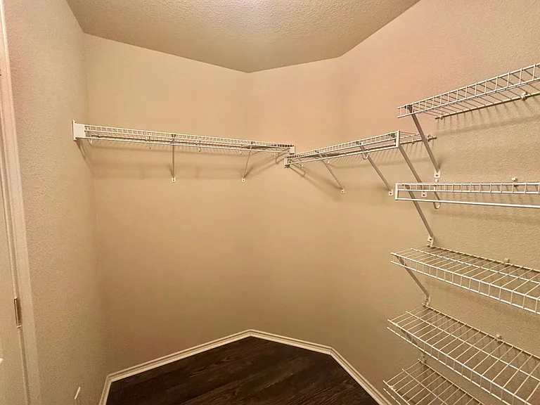210 Lollipop Ln — Photo 13