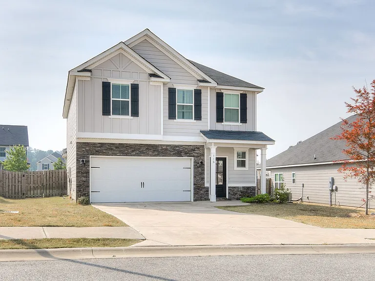 716 Navan Ln — Photo 2