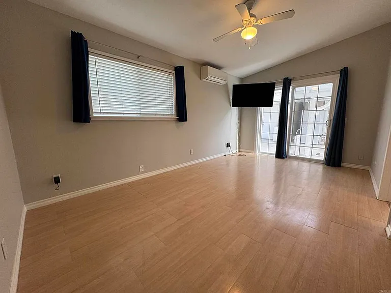 325 Elm Ave — Photo 9