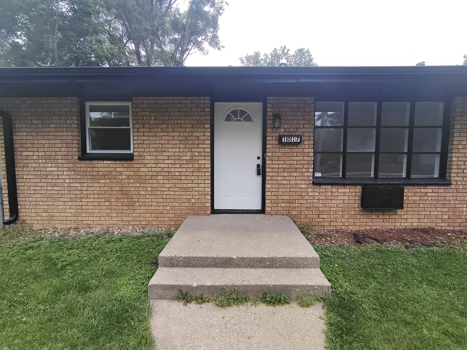 2 bed, 950 sqft, $1,375 — Photo 1