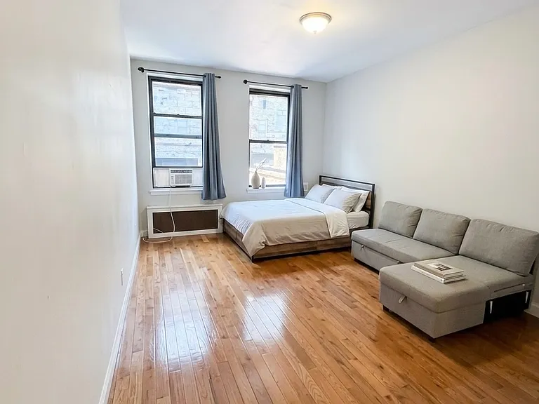 1317 1st Ave #2E — Photo 4