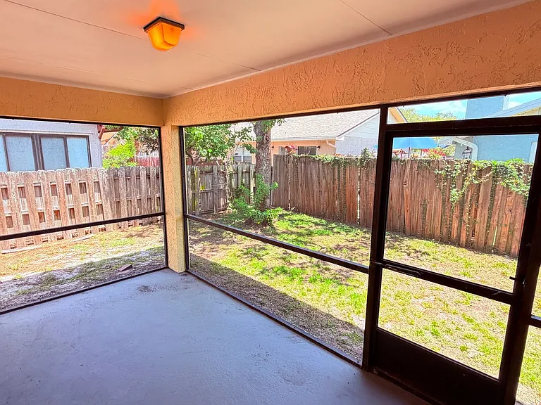 10609 Wyndcliff Dr — Photo 25