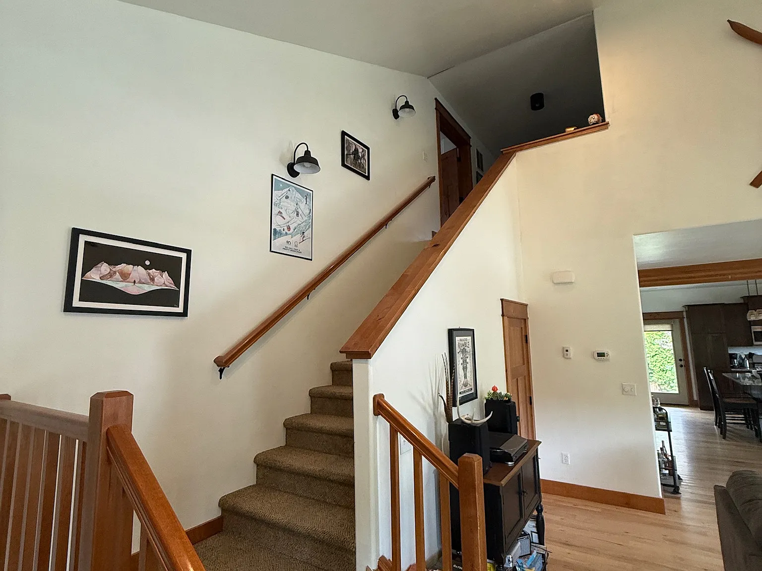 1153 Durham Ave — Photo 2