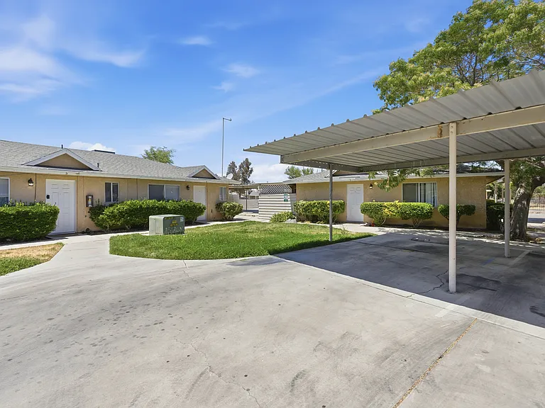21911 Arapahoe Ave #6 — Photo 3