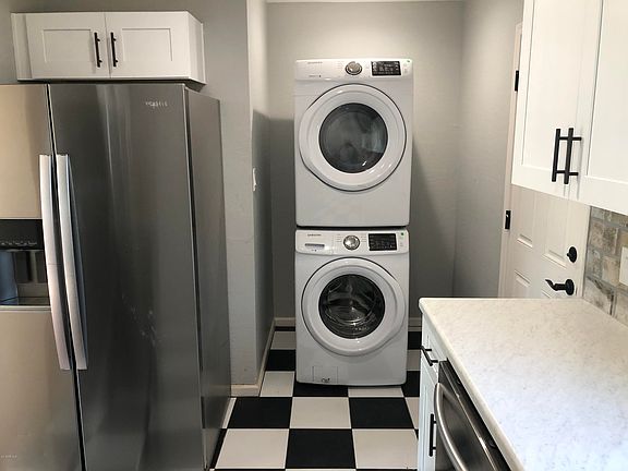 5th image of 725 E Moreland St