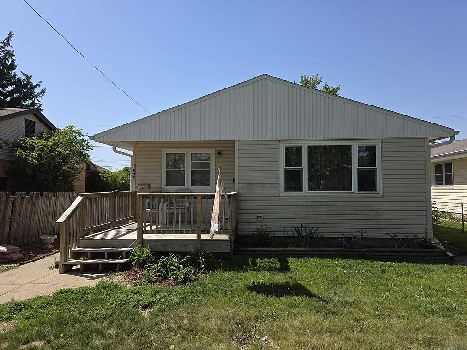 1st image of 1028 La Plante Ave