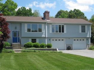 864 Hopeville Rd, Griswold, CT 06351