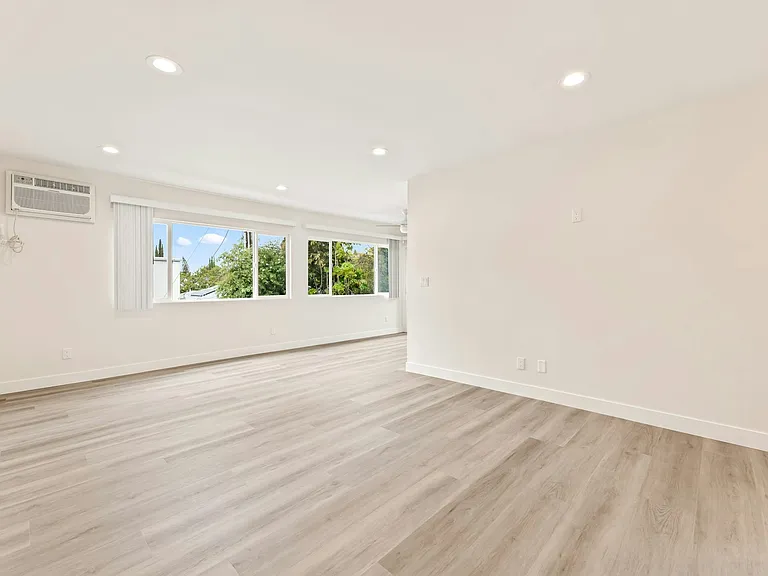 5409 Radford Ave #12 — Photo 19