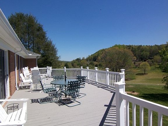 2nd image of 2786 Lakeview Dr