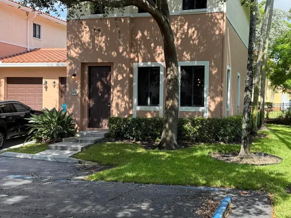 2600 Venetian Dr, Boynton Beach, FL 33426