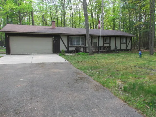 3365 Woodcrest Dr, Lewiston, MI 49756