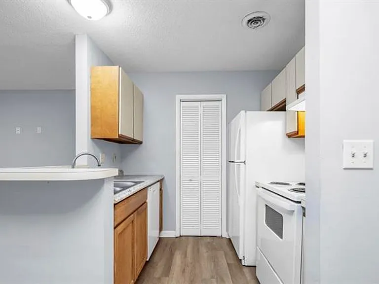 1211 Metze Rd #H4 — Photo 4